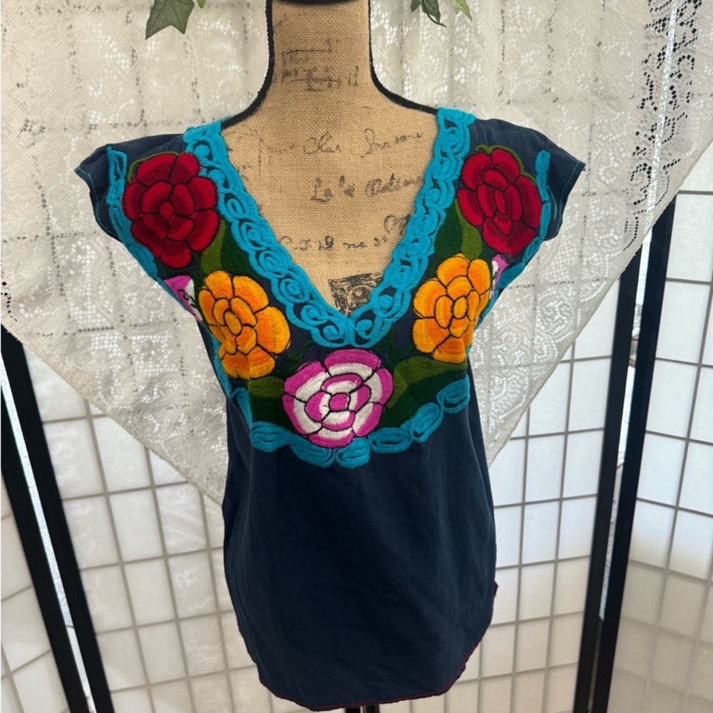 Women’s Huipil Mexican Embroidered Blouse Short Sleeve Top Blue Floral Size S - Picture 11 of 12